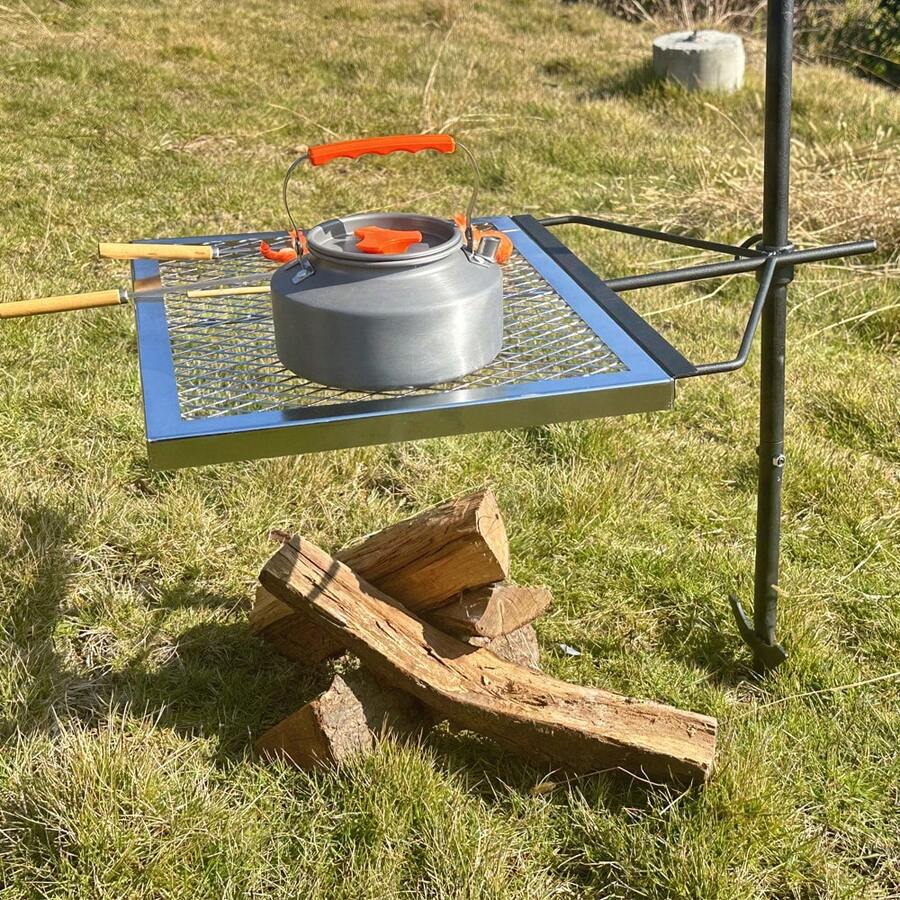 Camping Cooking Without Fire - 360 ° 調整可能な回転式キャンプファイヤーグリル、頑丈なスチール製ファイヤーピットグリル、キャンプ用ポータブルオープンファイヤー調理器具、アウトドア用